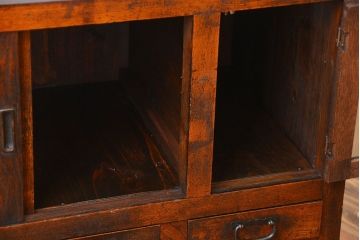 アンティーク家具　アンティーク　味わい深い鉄脚戸棚