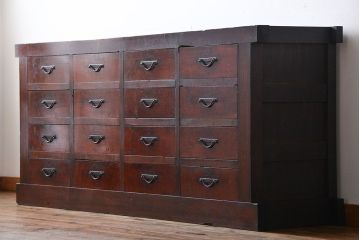 アンティーク家具　古民具・骨董　漆の質感が味わい深い水屋箪笥サイドボード