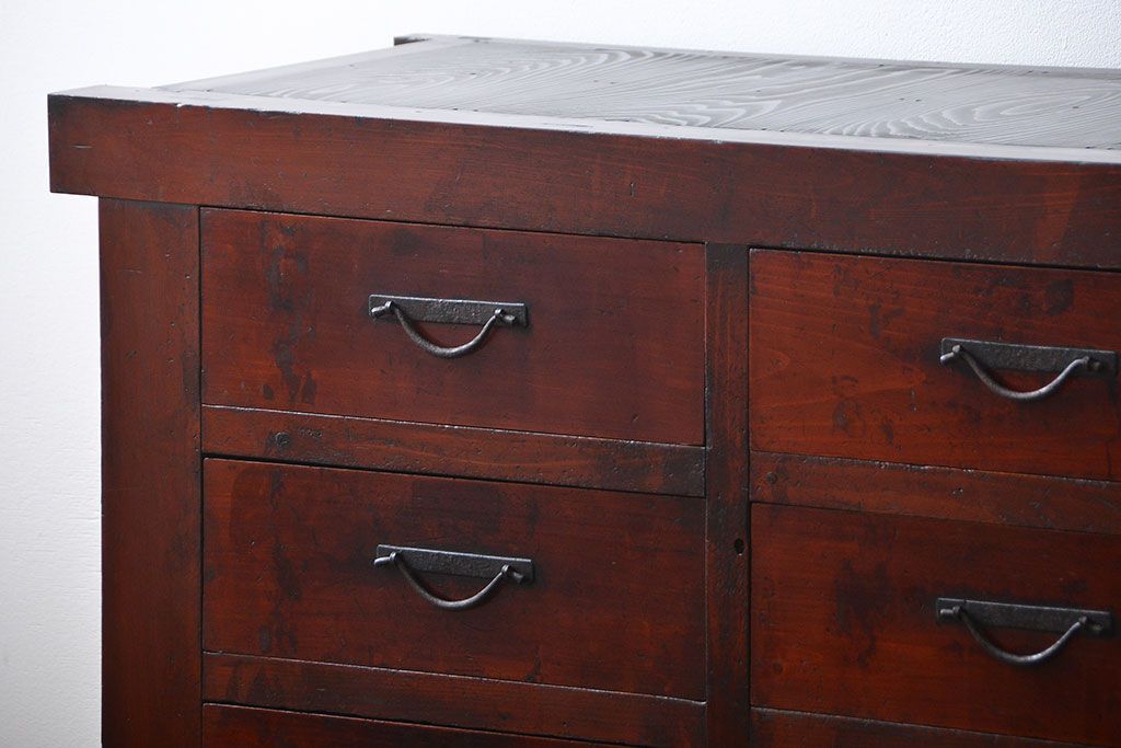 アンティーク家具　古民具・骨董　漆の質感が味わい深い水屋箪笥サイドボード