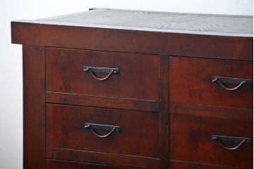 アンティーク家具　古民具・骨董　漆の質感が味わい深い水屋箪笥サイドボード