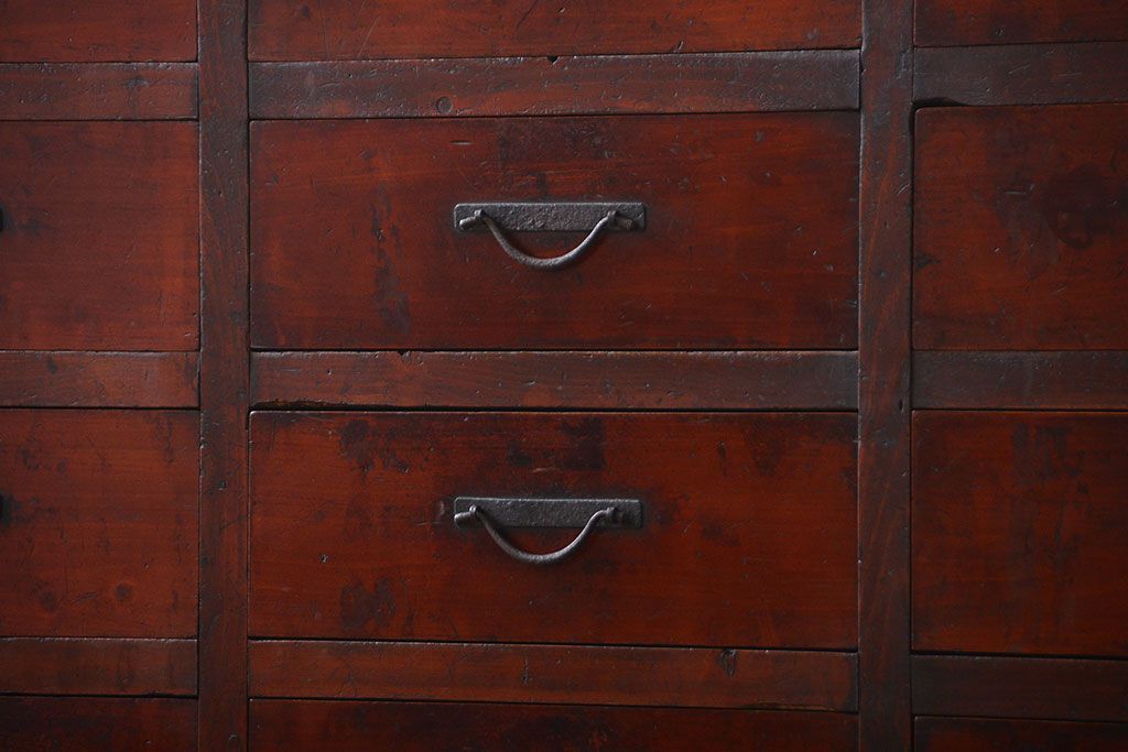 アンティーク家具　古民具・骨董　漆の質感が味わい深い水屋箪笥サイドボード