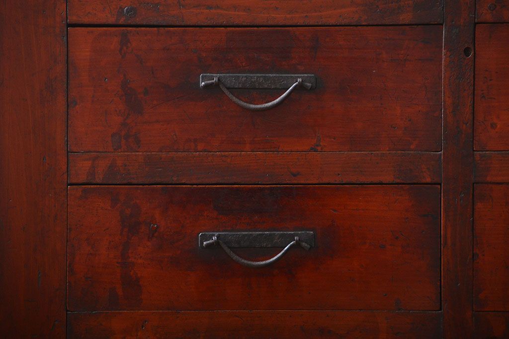 アンティーク家具　古民具・骨董　漆の質感が味わい深い水屋箪笥サイドボード