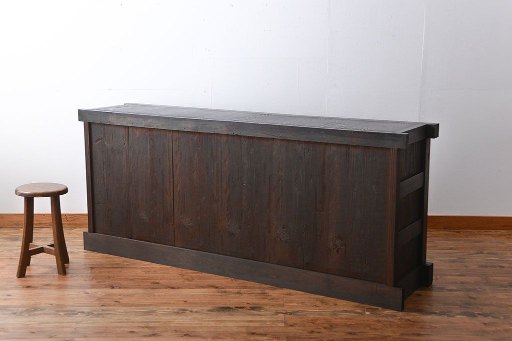 アンティーク家具　古民具・骨董　漆の質感が味わい深い水屋箪笥サイドボード