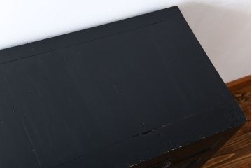 アンティーク家具　和製アンティーク　大正期　艶消しブラックペイント　脚付き収納棚
