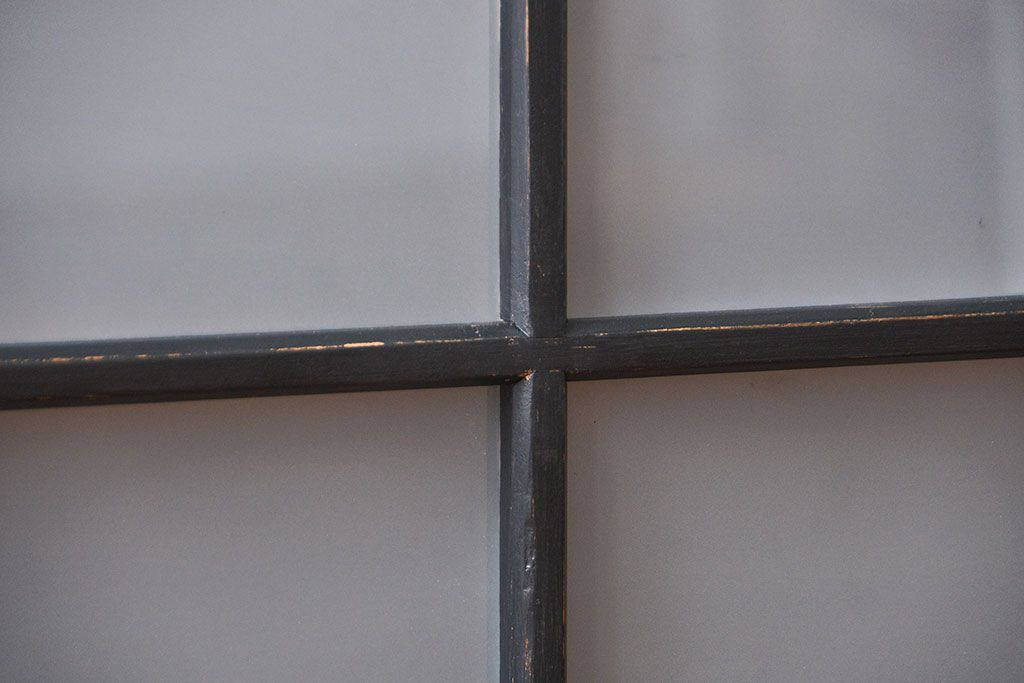 アンティーク家具　和製アンティーク　大正期　艶消しブラックペイント　脚付き収納棚