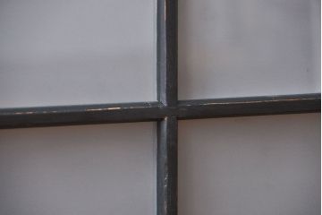 アンティーク家具　和製アンティーク　大正期　艶消しブラックペイント　脚付き収納棚