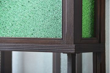 アンティーク家具　大正ロマン　当時物色ガラス入りガラスケース