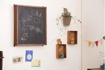 アンティーク家具　アンティーク　黒板付き　壁掛け戸棚