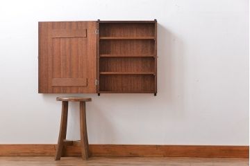 アンティーク家具　アンティーク　黒板付き　壁掛け戸棚
