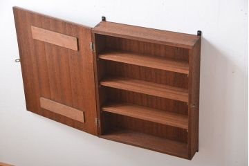 アンティーク家具　アンティーク　黒板付き　壁掛け戸棚