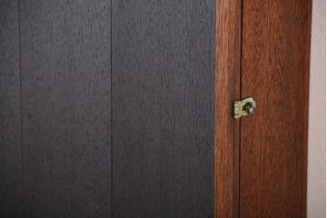アンティーク家具　アンティーク　黒板付き　壁掛け戸棚