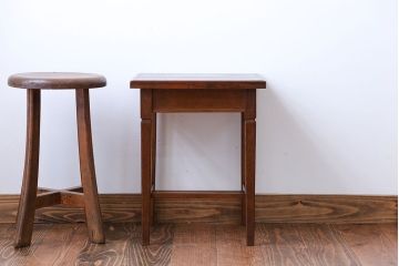 アンティーク家具　アンティーク　ナラ材のサイドテーブル