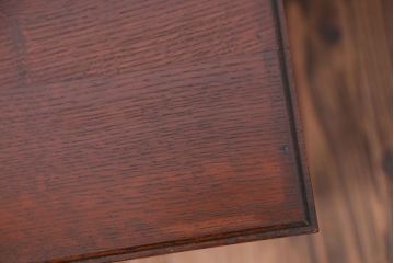 アンティーク家具　アンティーク　ナラ材のサイドテーブル