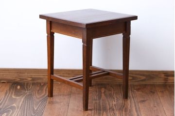 アンティーク家具　アンティーク　ナラ材のサイドテーブル