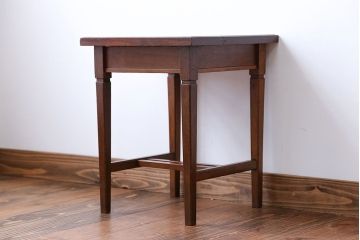 アンティーク家具　アンティーク　ナラ材のサイドテーブル