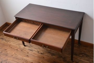 アンティーク家具　イギリスアンティーク　マホガニー材　上品なデスク