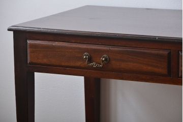 アンティーク家具　イギリスアンティーク　マホガニー材　上品なデスク