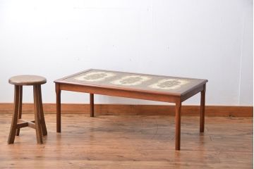 ヴィンテージ家具　北欧ビンテージ　デンマーク製　タイルテーブル