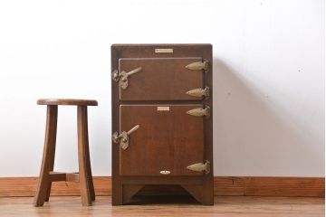 アンティーク雑貨　昭和レトロ　小振りな木製冷蔵庫