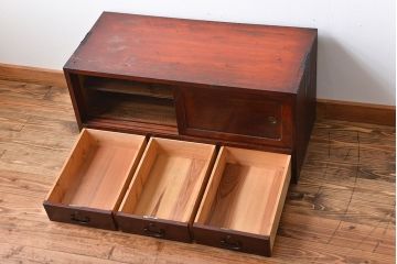 アンティーク家具　古民具・骨董　前面欅材!漆塗り時代箪笥ローボード(1)