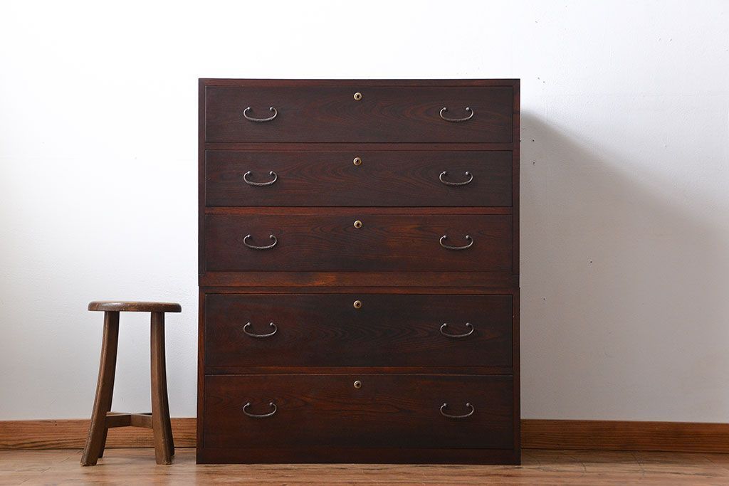 アンティーク家具　古民具・骨董　前面欅材!漆塗り時代箪笥(2)