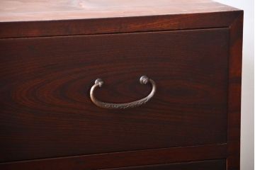 アンティーク家具　古民具・骨董　前面欅材!漆塗り時代箪笥(2)