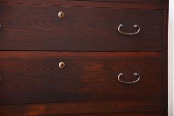 アンティーク家具　古民具・骨董　前面欅材!漆塗り時代箪笥(2)