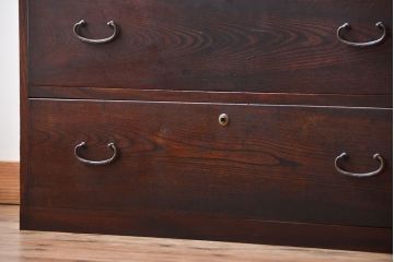 アンティーク家具　古民具・骨董　前面欅材!漆塗り時代箪笥(2)