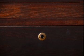 アンティーク家具　古民具・骨董　前面欅材!漆塗り時代箪笥(2)