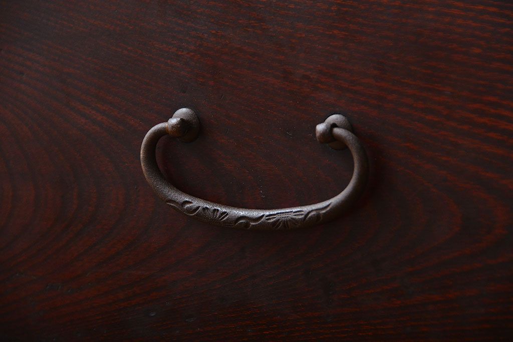 アンティーク家具　古民具・骨董　前面欅材!漆塗り時代箪笥(2)