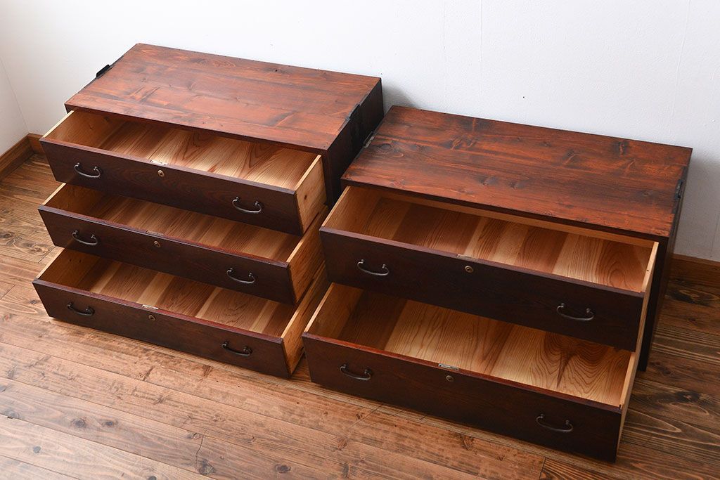 アンティーク家具　古民具・骨董　前面欅材!漆塗り時代箪笥(2)