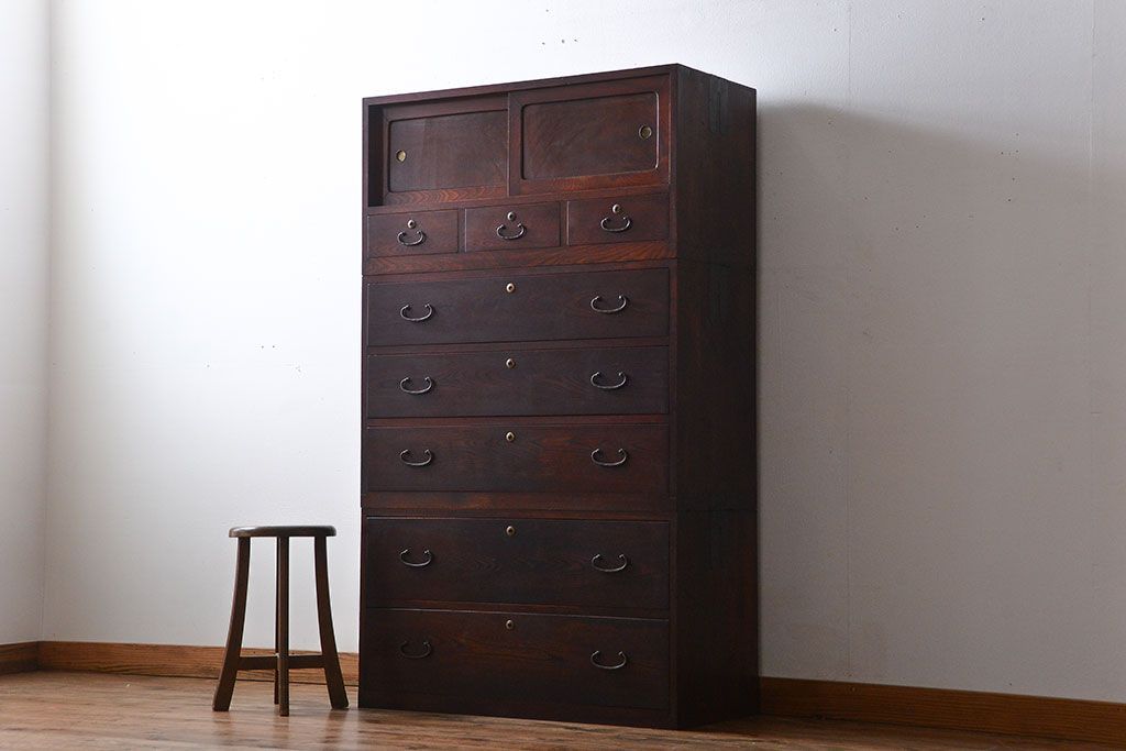 アンティーク家具　古民具・骨董　前面欅材!漆塗り時代箪笥(2)