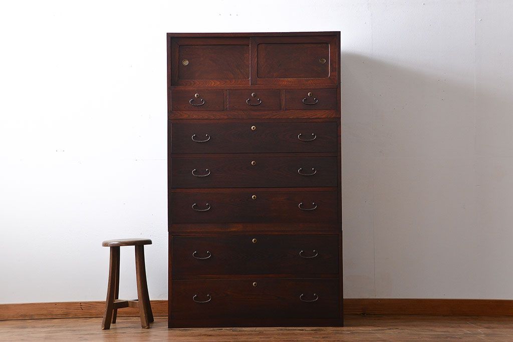 アンティーク家具　古民具・骨董　前面欅材!漆塗り時代箪笥(2)