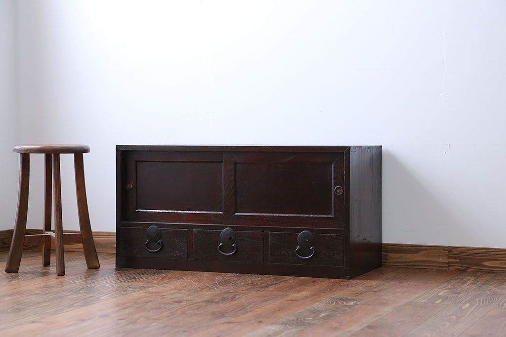 アンティーク家具　古民具・骨董　味わい深い衣装箪笥