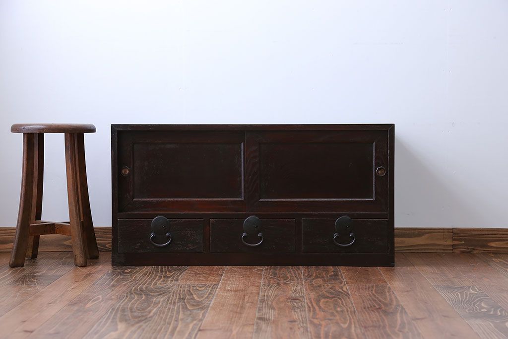 アンティーク家具　古民具・骨董　味わい深い衣装箪笥