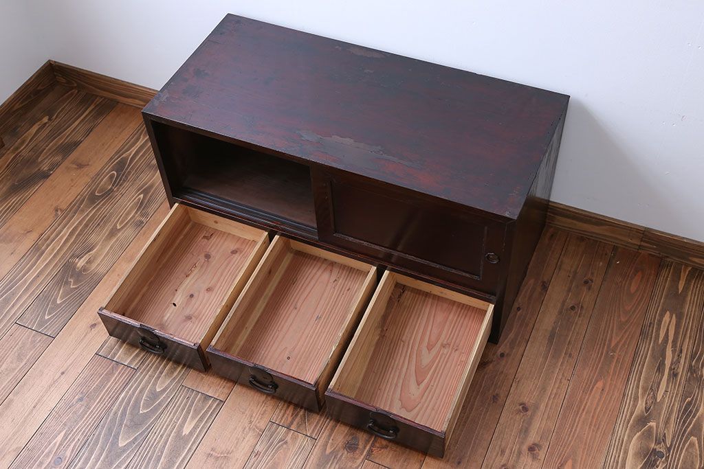 アンティーク家具　古民具・骨董　味わい深い衣装箪笥