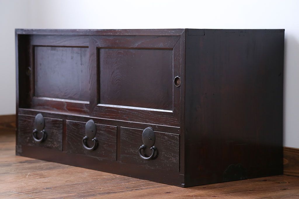 アンティーク家具　古民具・骨董　味わい深い衣装箪笥