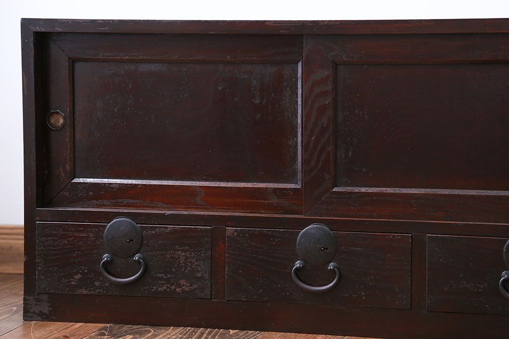 アンティーク家具　古民具・骨董　味わい深い衣装箪笥