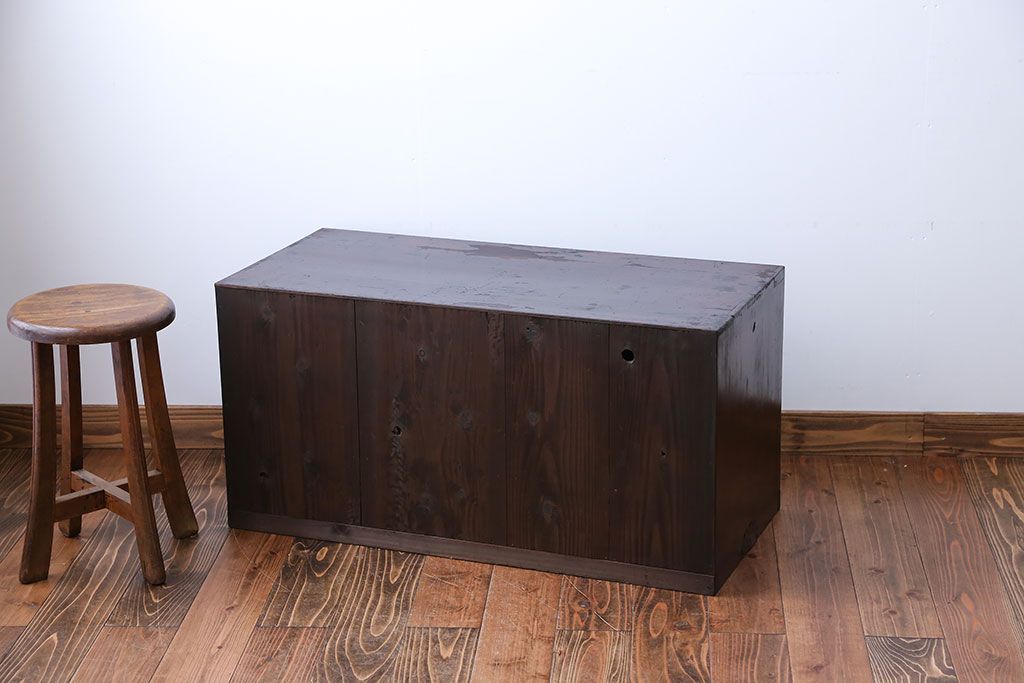 アンティーク家具　古民具・骨董　味わい深い衣装箪笥