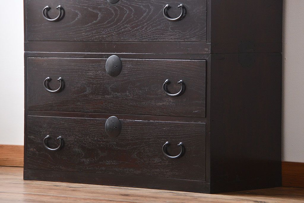 アンティーク家具　古民具・骨董　シックな衣装箪笥