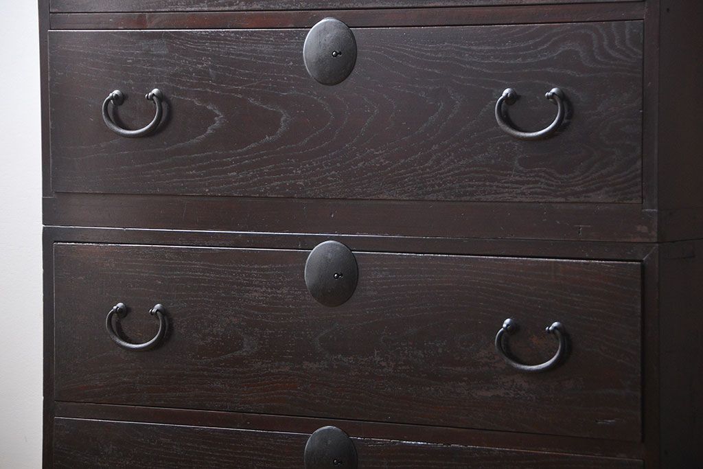 アンティーク家具　古民具・骨董　シックな衣装箪笥