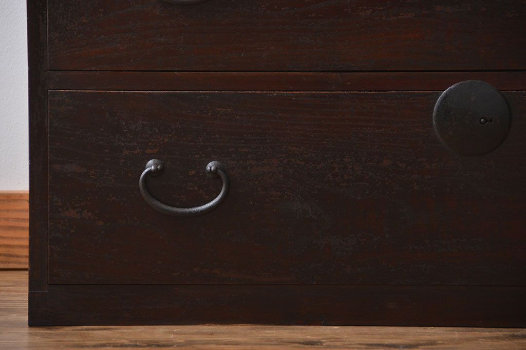 アンティーク家具　古民具・骨董　シックな衣装箪笥