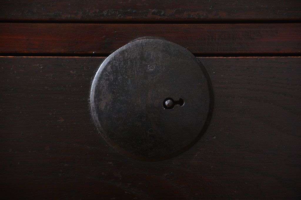 アンティーク家具　古民具・骨董　シックな衣装箪笥