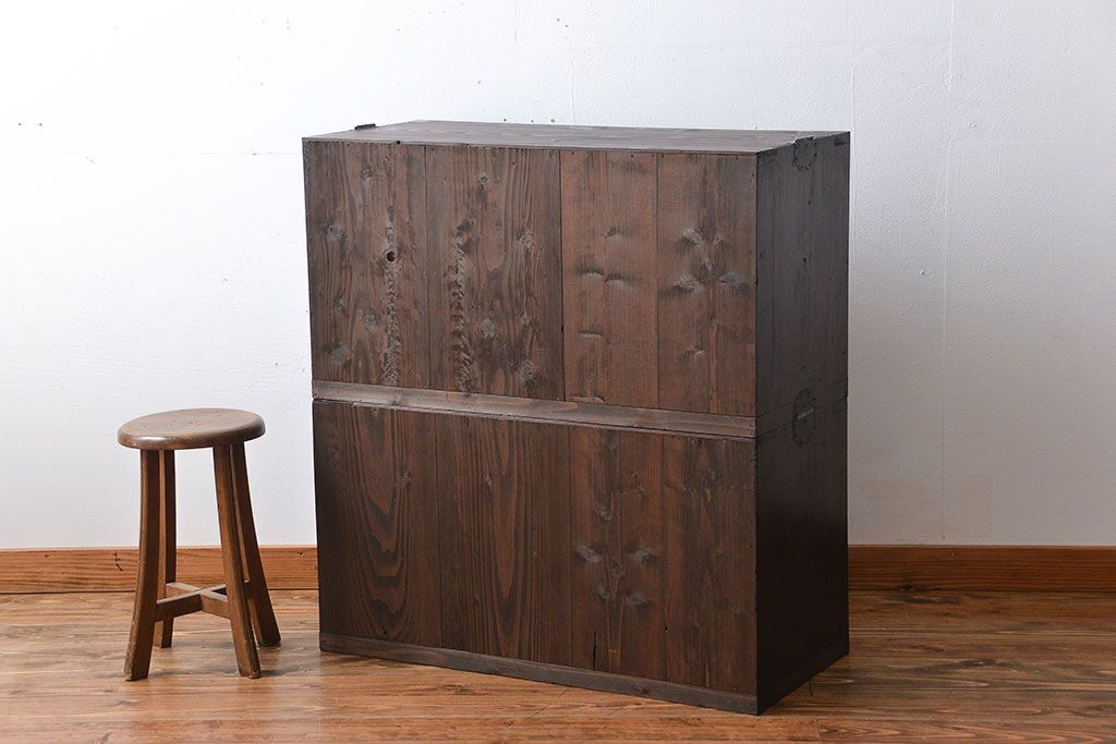 アンティーク家具　古民具・骨董　シックな衣装箪笥