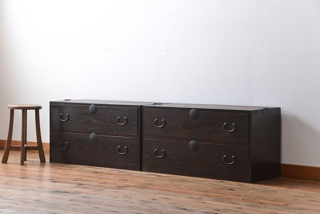 アンティーク家具　古民具・骨董　シックな衣装箪笥