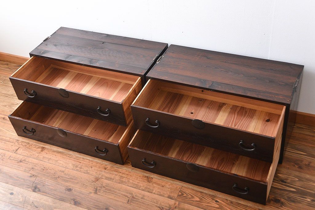 アンティーク家具　古民具・骨董　シックな衣装箪笥