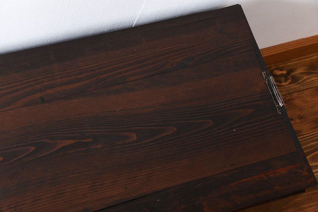 アンティーク家具　古民具・骨董　シックな衣装箪笥