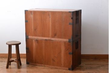 アンティーク家具　 古民具・骨董　立派な金具の衣装箪笥