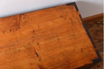 アンティーク家具　 古民具・骨董　立派な金具の衣装箪笥