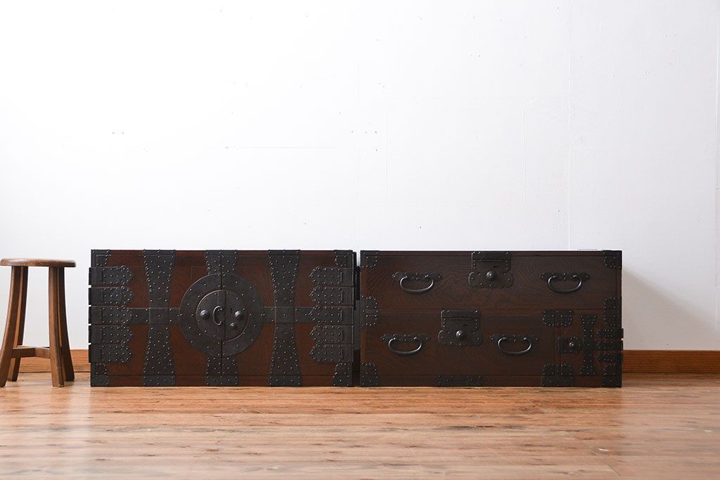 アンティーク家具　古民具・骨董　総欅材!観音開き重ね時代箪笥